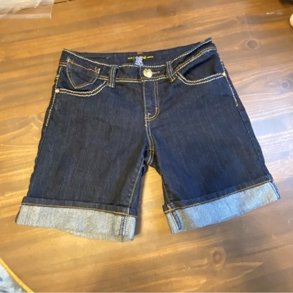 South Pole Shorts Women’s Size 9 Blue Denim Cuffed Pockets Junior’s